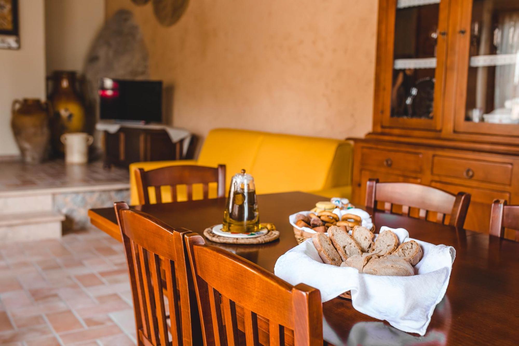 Calami - Villa Romeo - Private Apartments With Pool, Seaview & Olive Grove Santa Caterina Dello Ionio Marina Ngoại thất bức ảnh