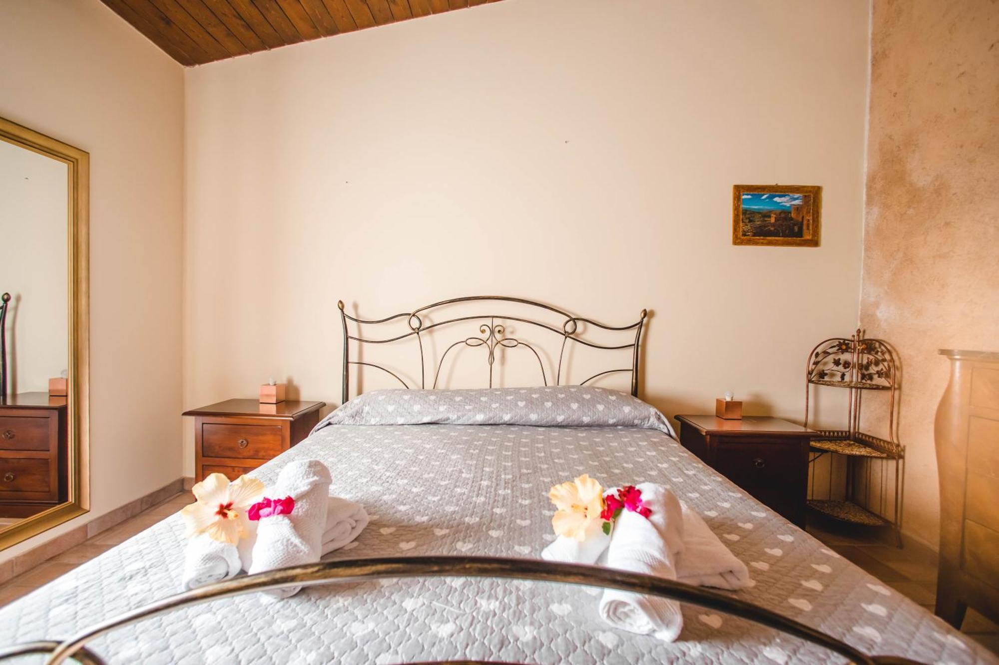 Calami - Villa Romeo - Private Apartments With Pool, Seaview & Olive Grove Santa Caterina Dello Ionio Marina Ngoại thất bức ảnh