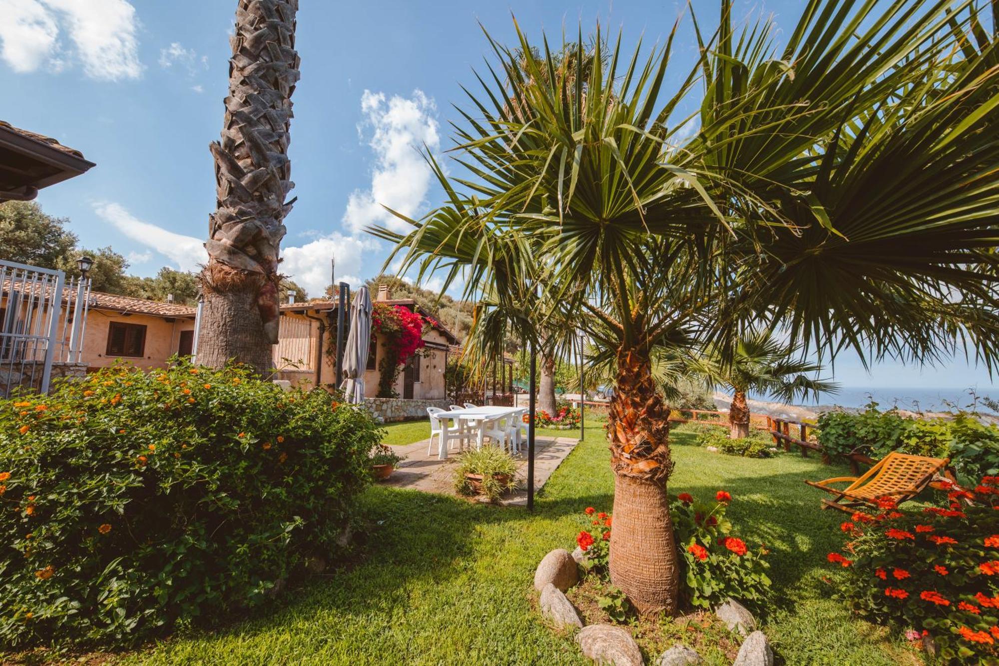 Calami - Villa Romeo - Private Apartments With Pool, Seaview & Olive Grove Santa Caterina Dello Ionio Marina Ngoại thất bức ảnh